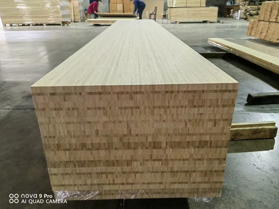 Madera laminada de bambú